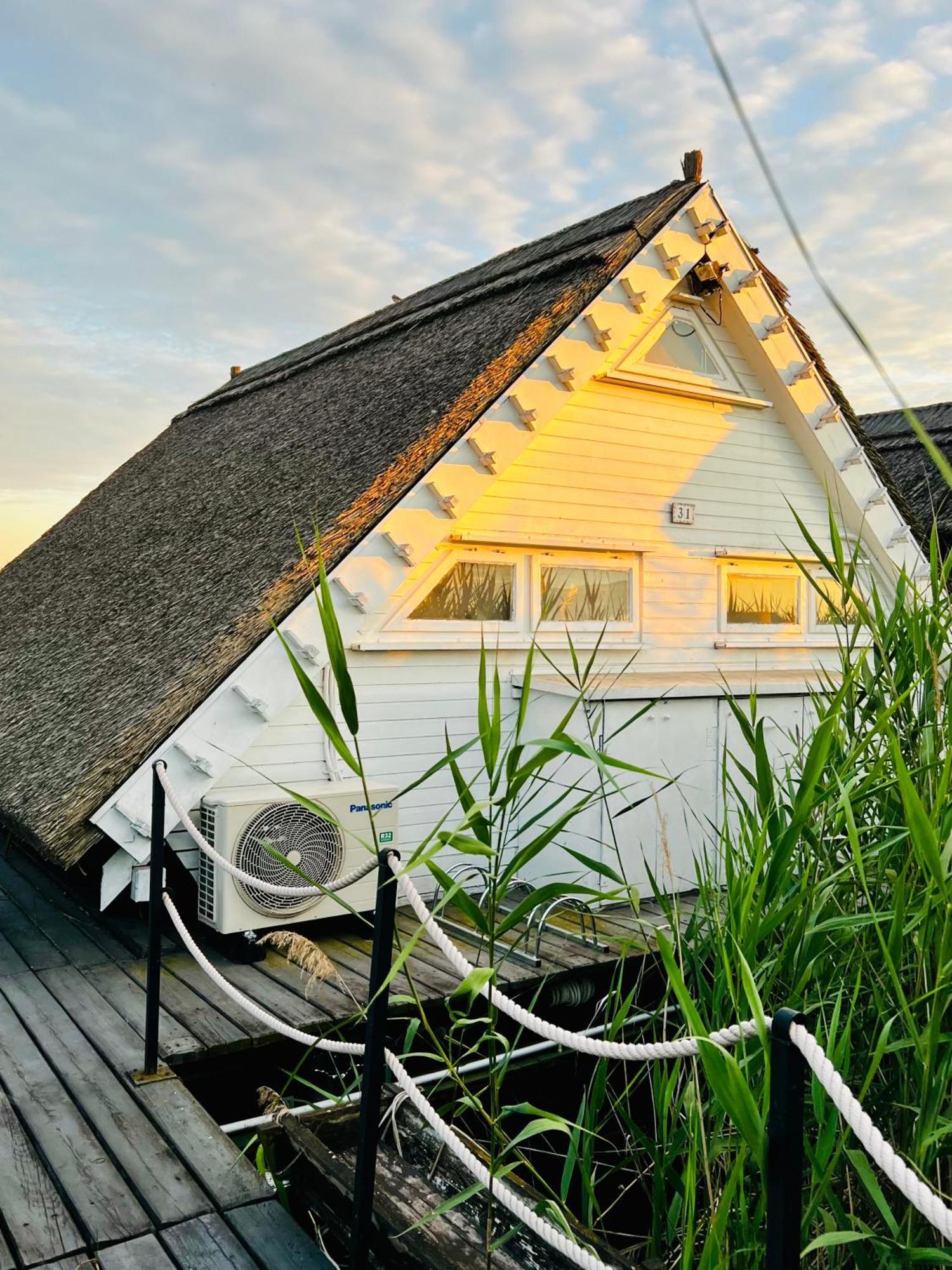 Seehuette Neusiedlersee - Seehaus Inklusive Elektroboot Rust Εξωτερικό φωτογραφία